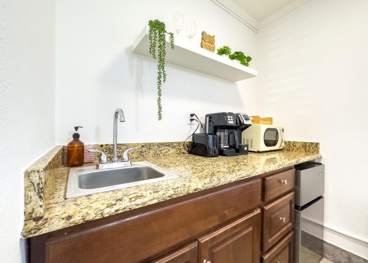 1K Bed Studio Apt With Shared Pool 02 Clearwater Exterior photo
