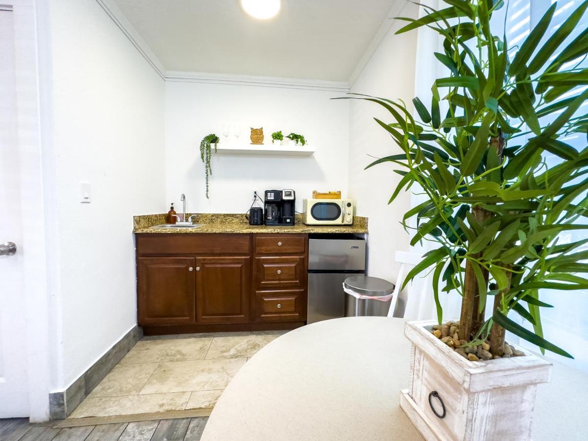 1K Bed Studio Apt With Shared Pool 02 Clearwater Exterior photo